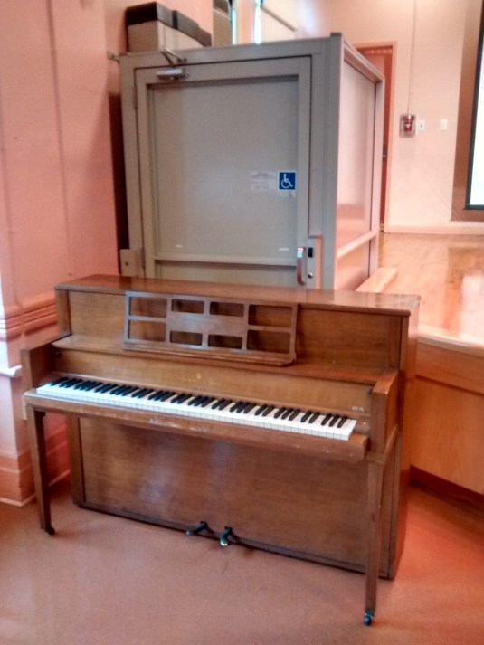 piano by lift